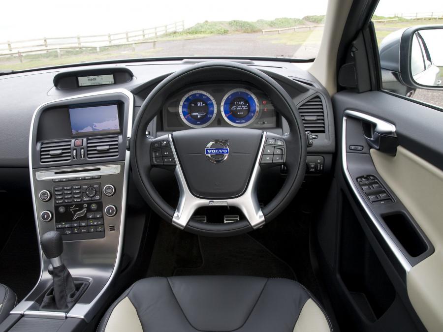  Volvo XC60 R-Design 2009 года  (UK) (фото 21 из 29)